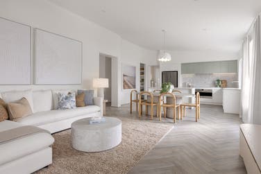 Photo of Vivian 220-S24