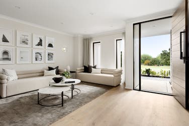 Photo of Chloe 311-D33