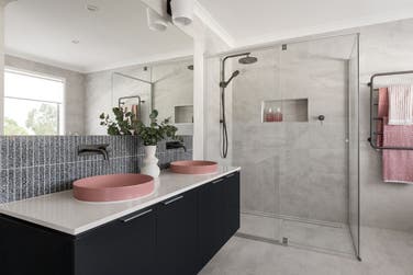 Photo of Stella 343-D37