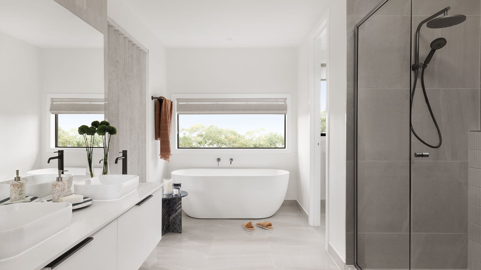 Airlie 41R ensuite on display at Kalkallo