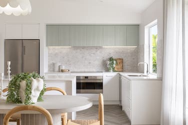 Photo of Vivian 220-S24