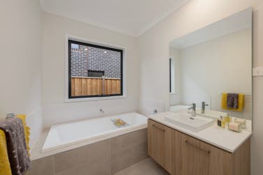 Photo of Landon 251-S27