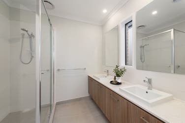 Photo of Huntington 163-S18