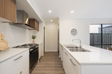 Photo of Huntington 163-S18