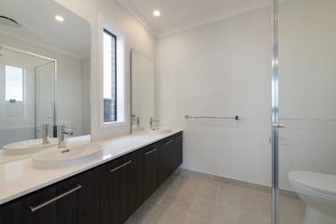 Photo of Alden 210-S23