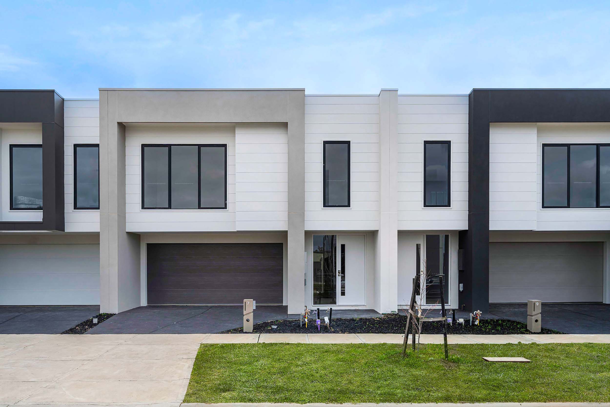 7 Calgary Way, Clyde North - Image 1