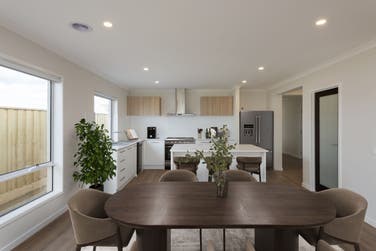 Photo of Elias 232-S25