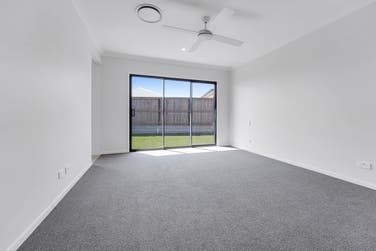 Photo of Mia 249-S27