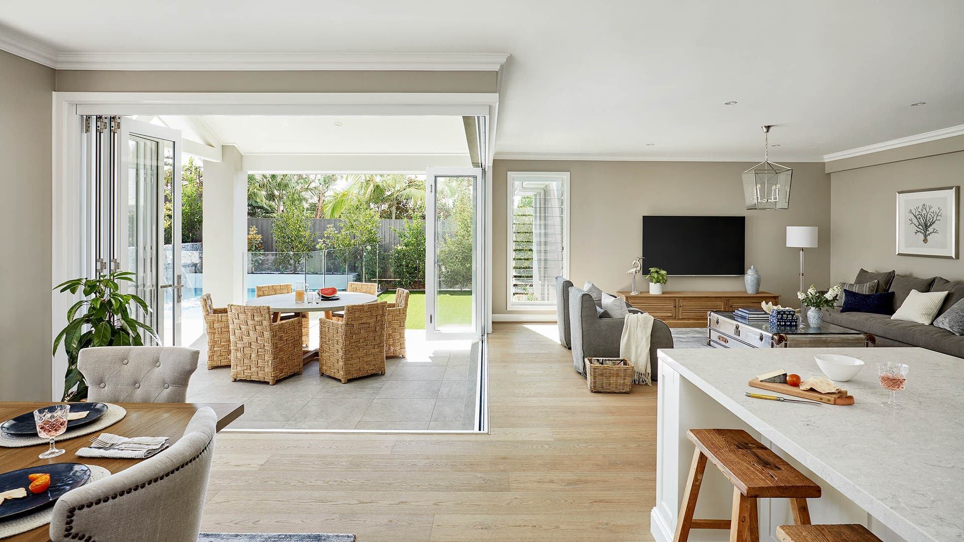QLD_BridgemanDowns_Colorado_37_dining_kitchen_alfresco_2500x1667.jpg