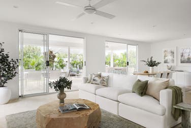 Photo of Audrey 343-D37