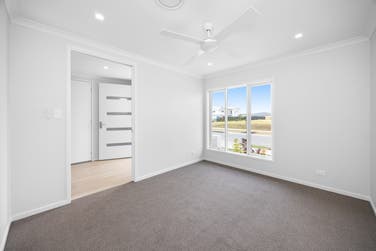 Photo of Berlin 322-D35