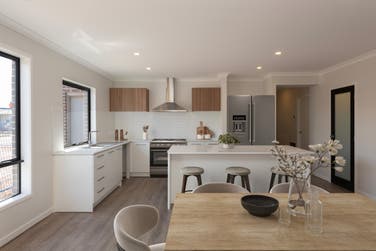 Photo of Alden 210-S23