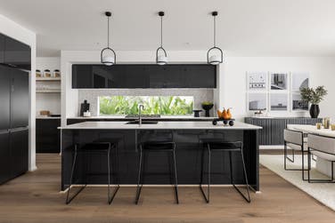 Photo of Stella 343-D37