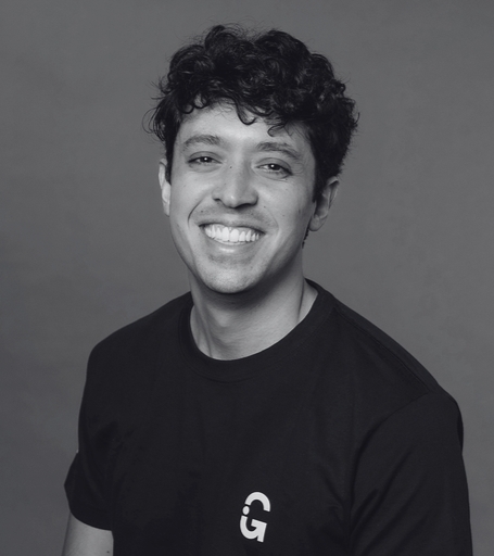 pedro headshot - Edited.png