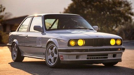 Dual Purpose E30 - Motorsport Hardware S52-Swapped BMW 325is