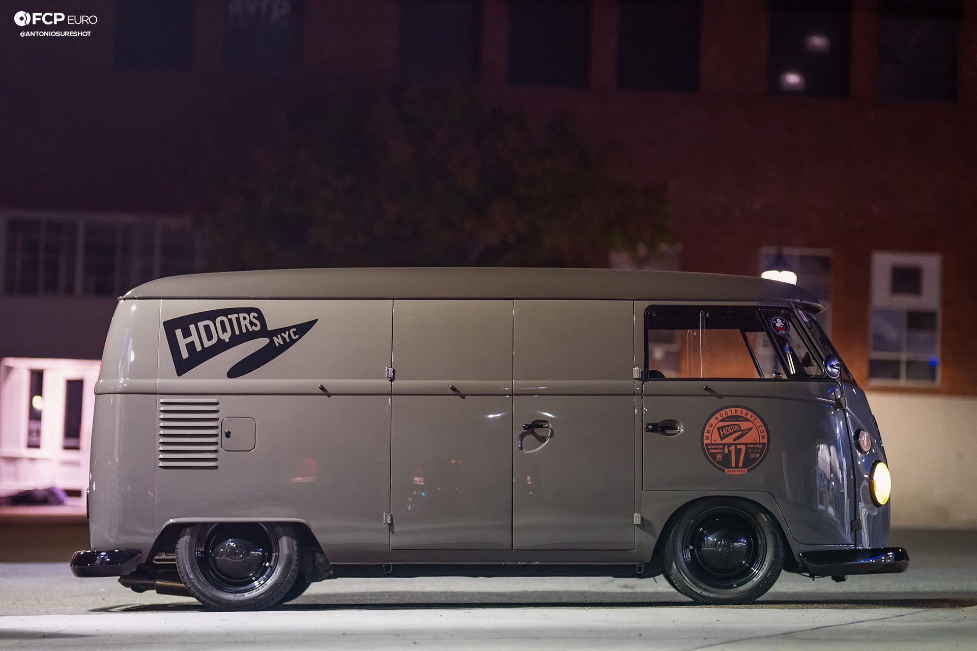 Vw Bus HDQTRS NYC A9A02280