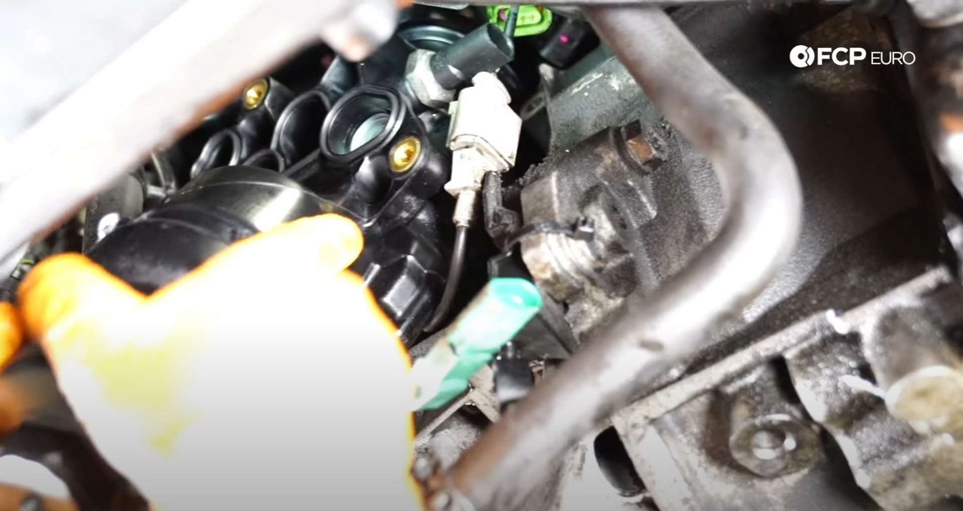 How To Replace A Mk5 Volkswagen GTI Oil Filter Housing (VW FSI EA113