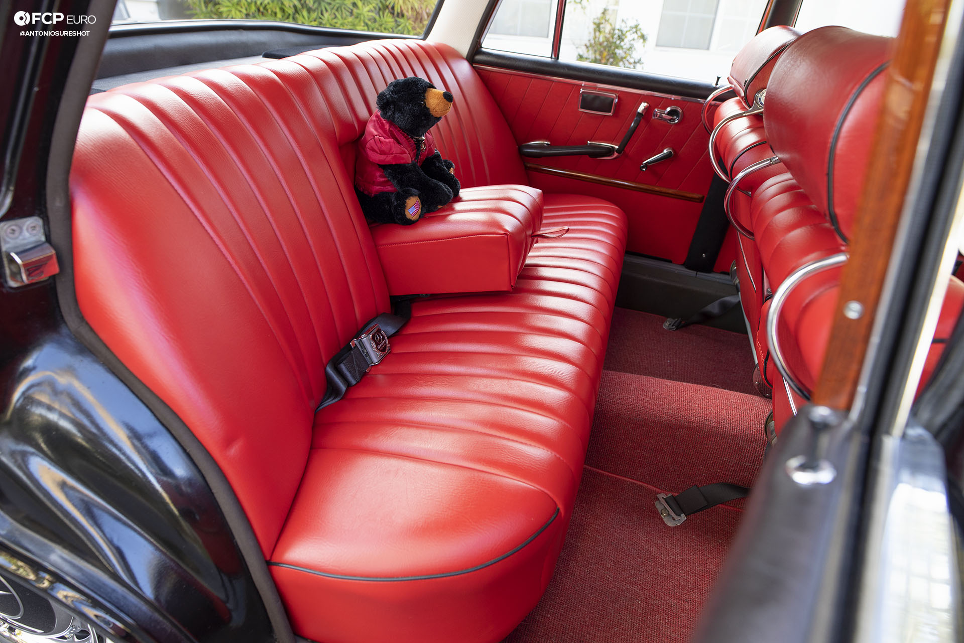 Mercedes Benz 220S Heckflosse Fintail W111 Belinda Benzo EOSR7601