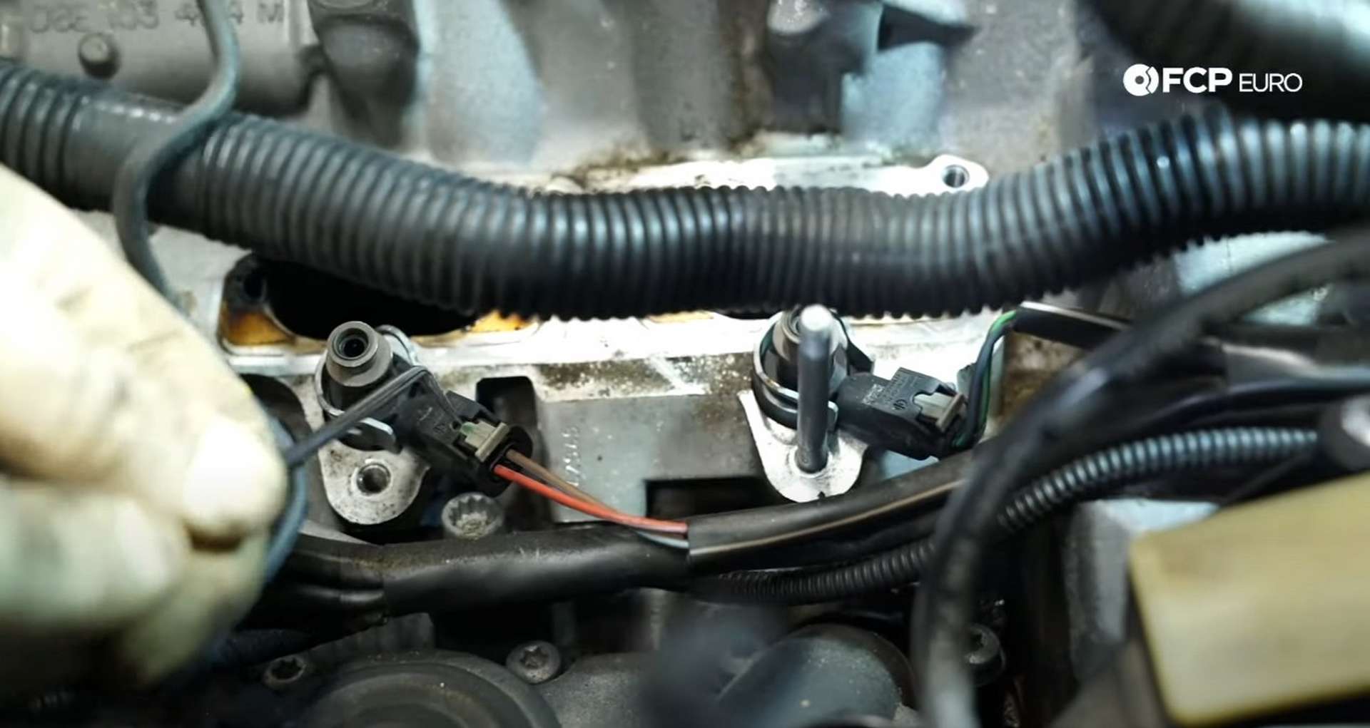 DIY Audi 3.0T PCV/AOS Replacement disconnecting the fuel injector harness