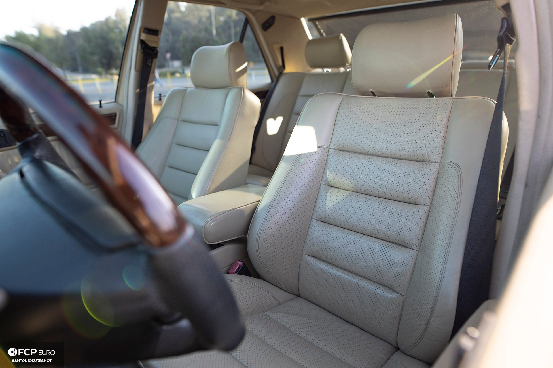 Mercedes Benz 500 E interior front seats