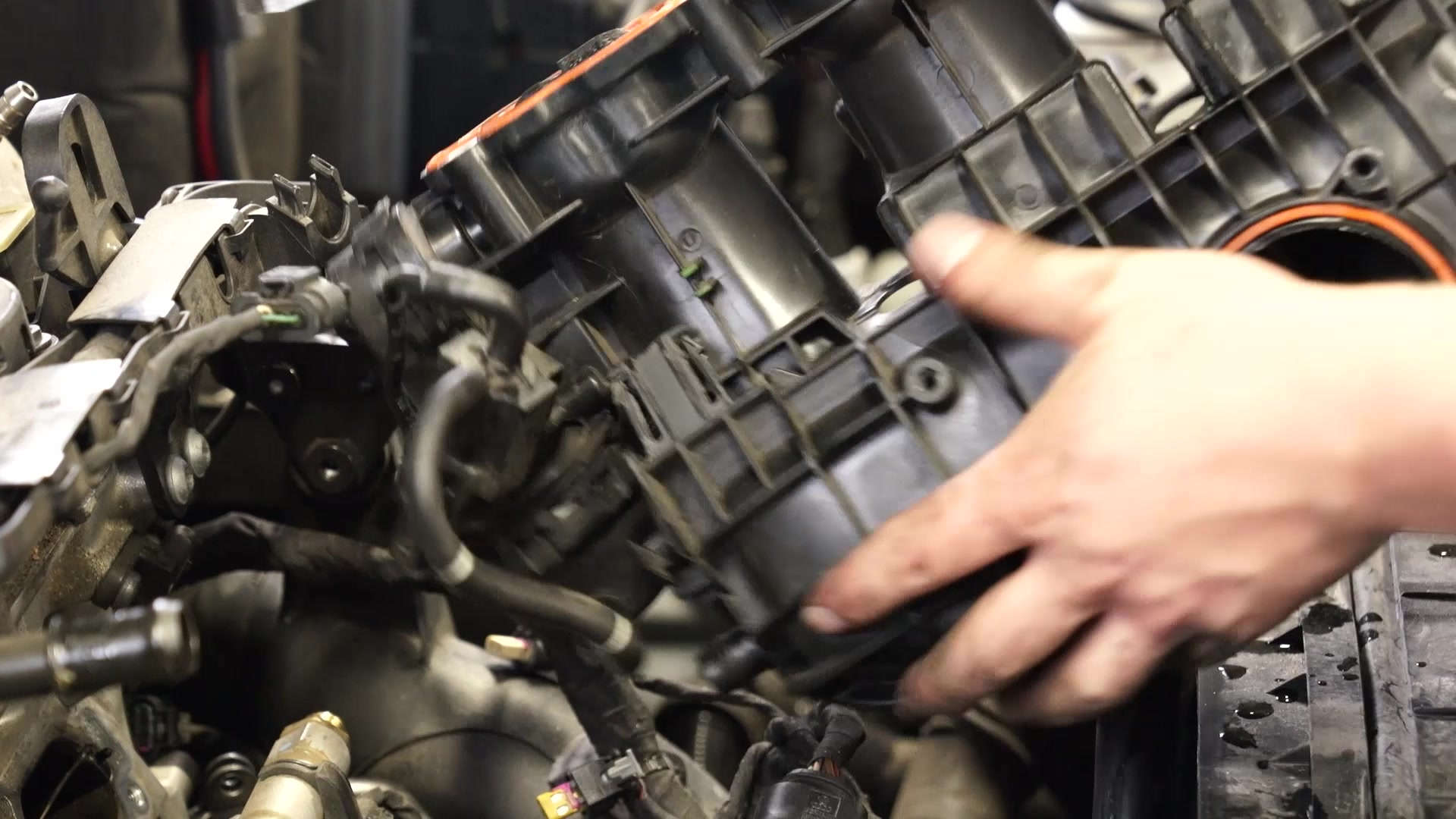 37-vw-mk7-manifold-removal-vacuum-line-underside