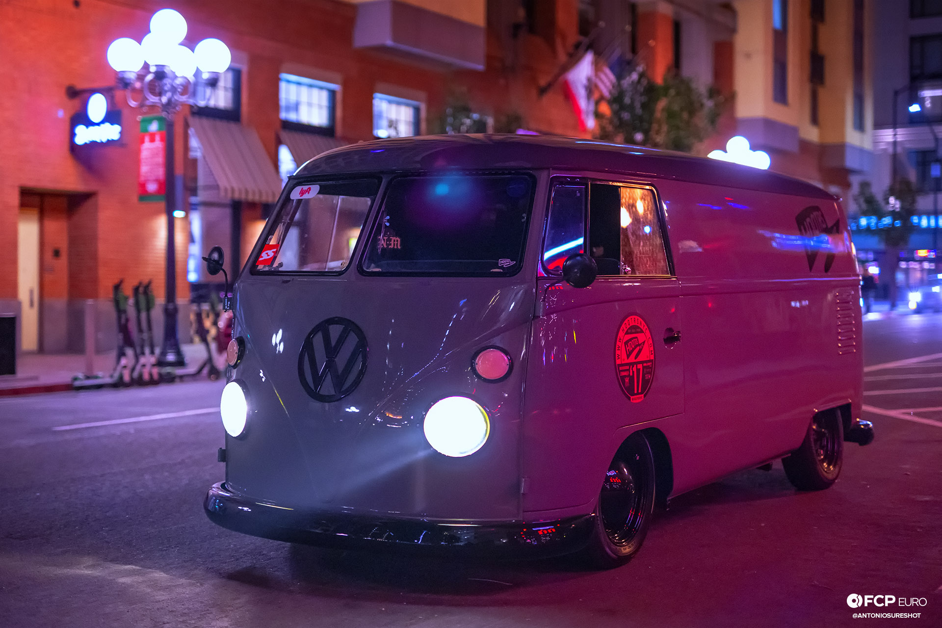 Vw Bus HDQTRS NYC A9A02365