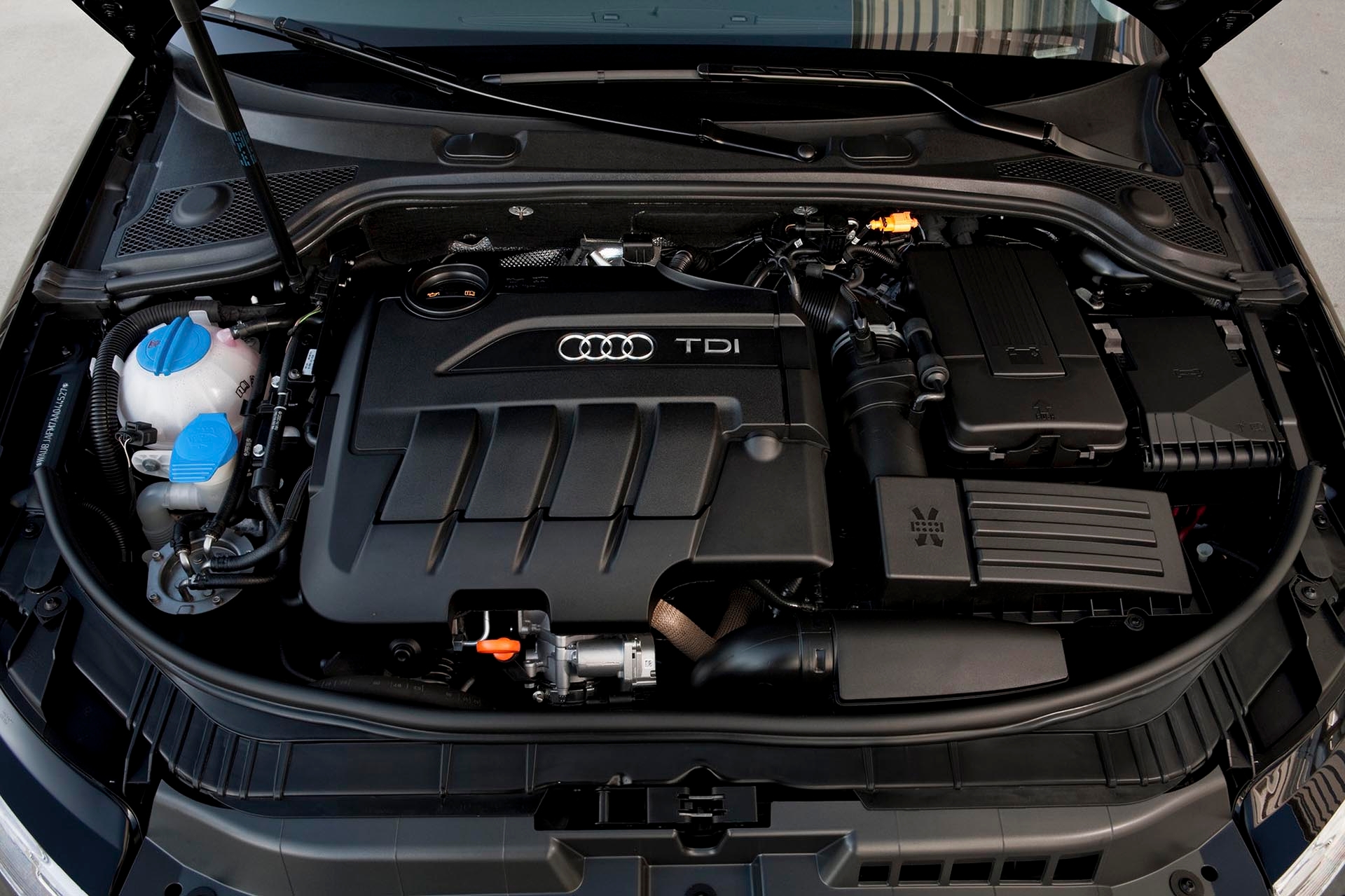 04_Audi A3 2.0 TDI engine
