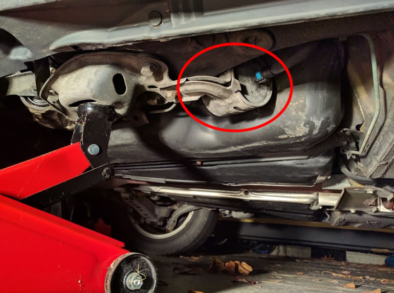 Replacing the Fuel Filter on a 2001 Volvo S60 T5 FCP Euro