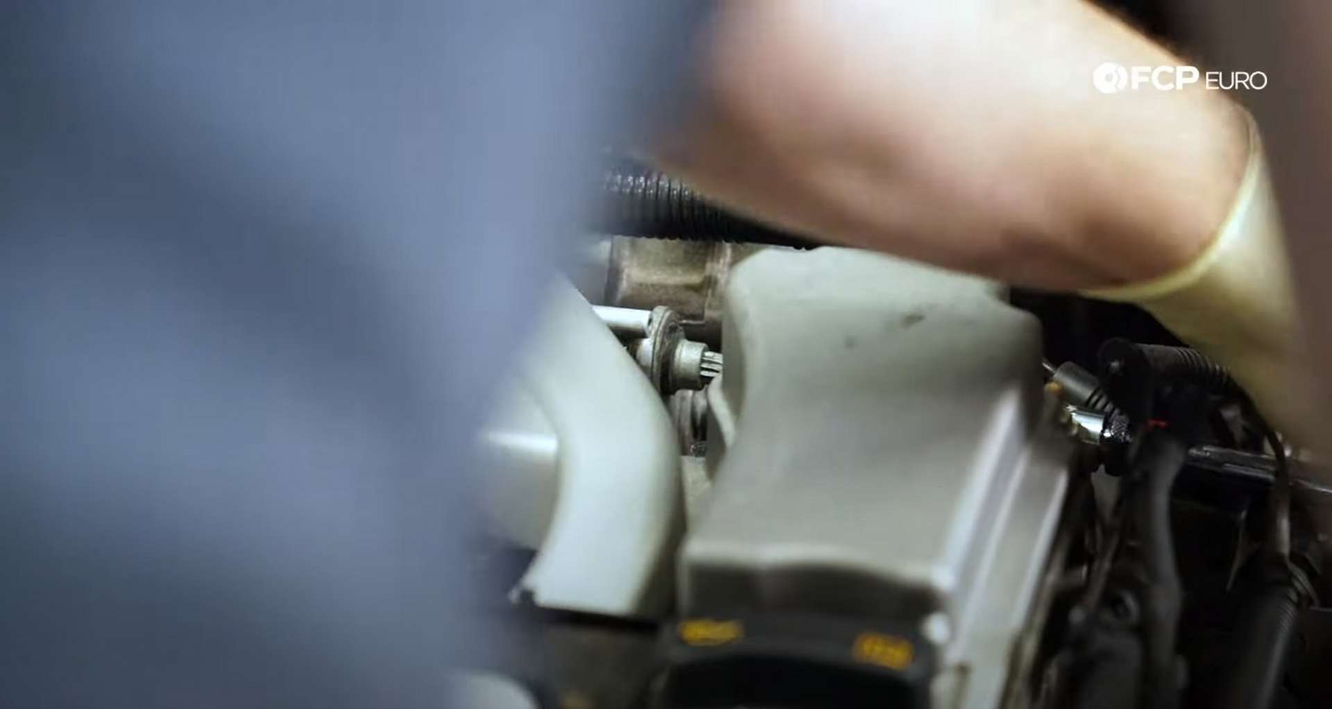 30-DIY-VW-VR6-Valve-Cover-Gasket-Clearing-Engine