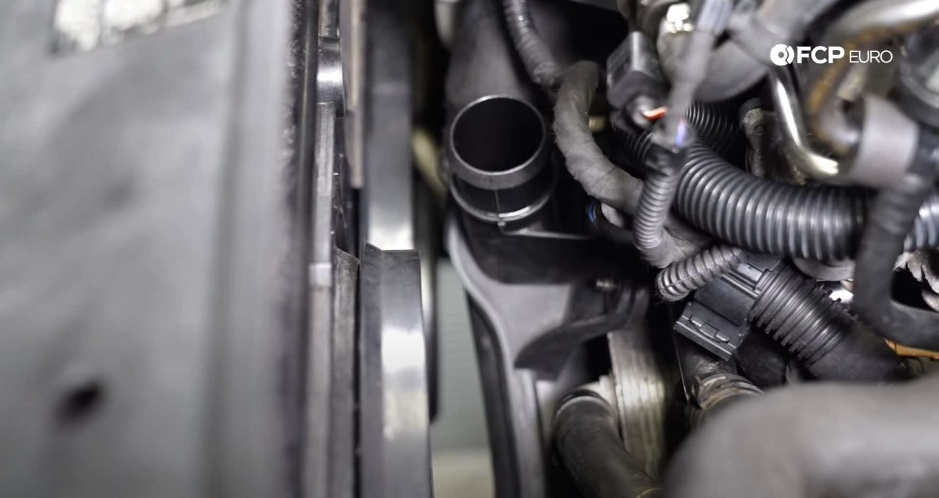 How To Replace A Mk5 Volkswagen GTI Oil Filter Housing (VW FSI EA113