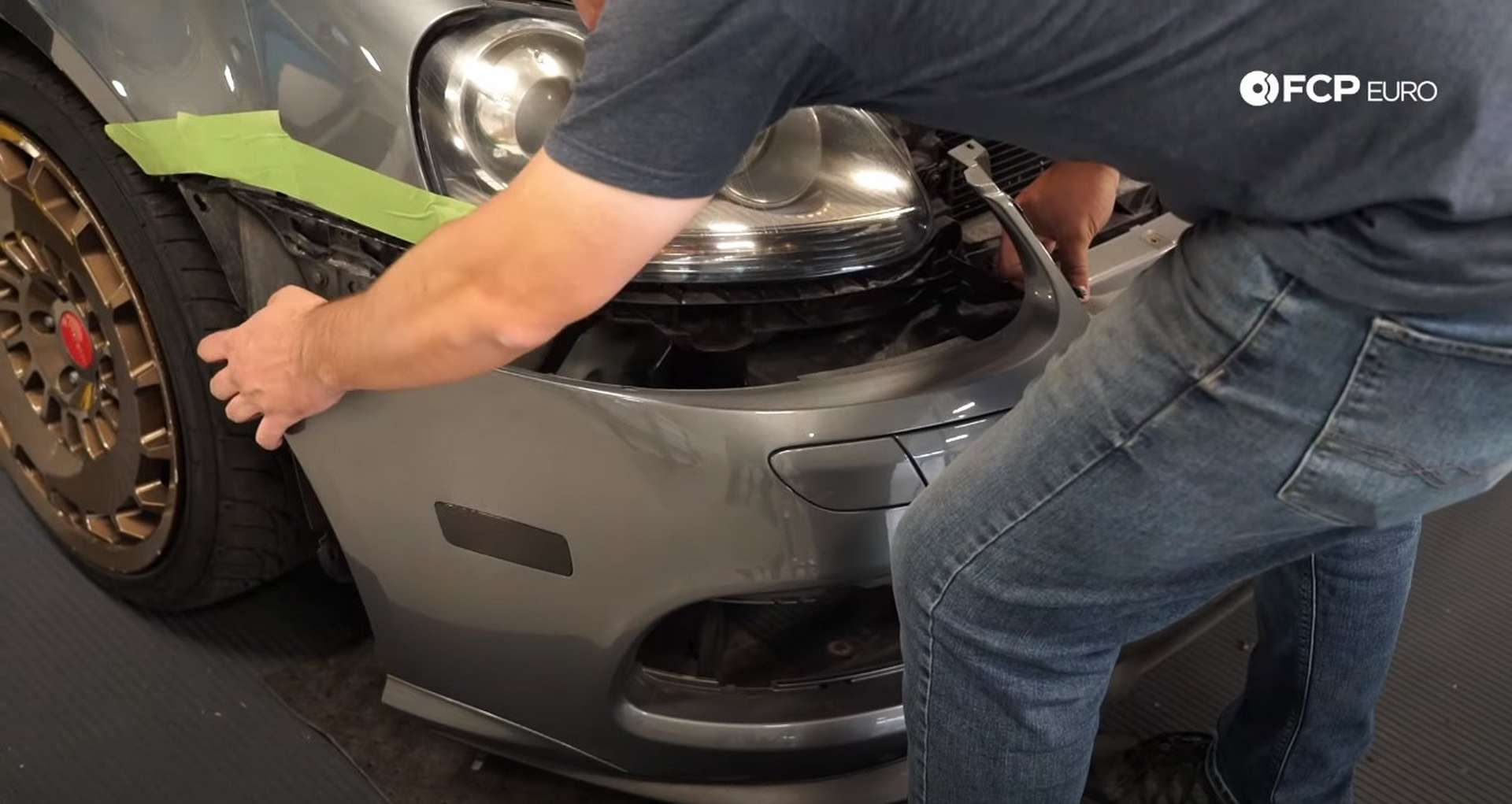 13-DIY-VW-VR6-Valve-Cover-Gasket-Entering-Service-Position