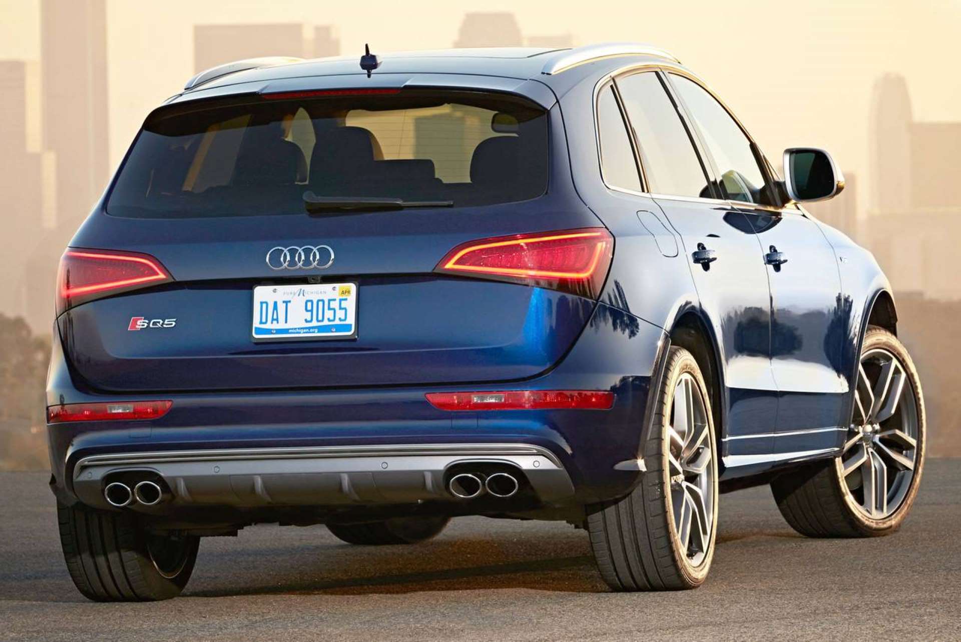 Listicle Best Dadmobiles Audi SQ5 rear