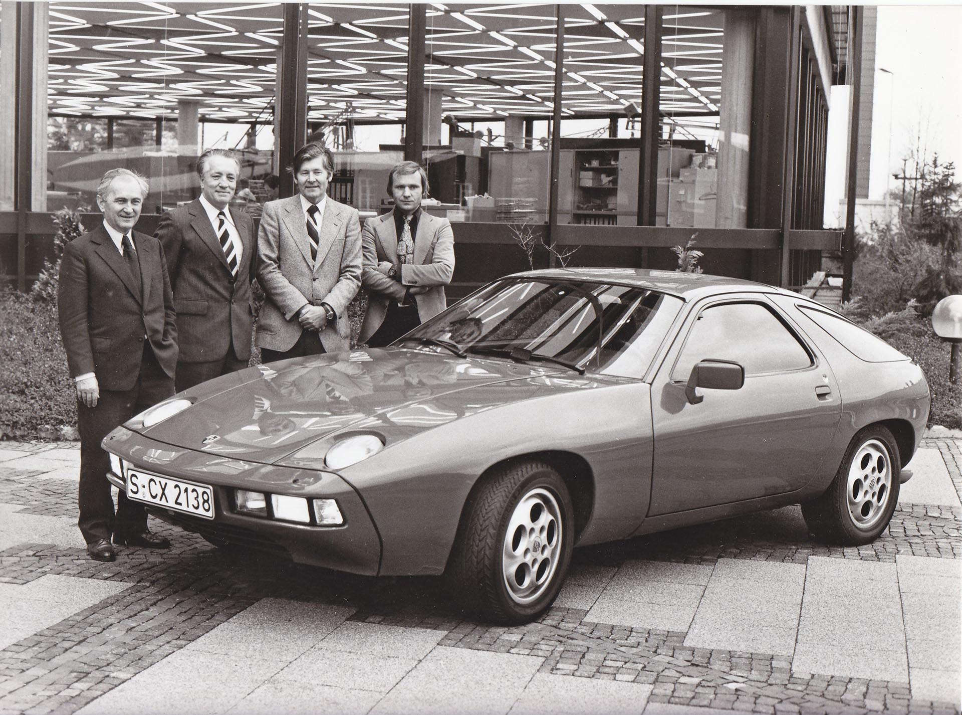 Porsche 928S front