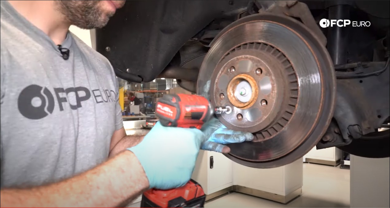 DIY P3 Volvo Rear Brakes removing the rotor