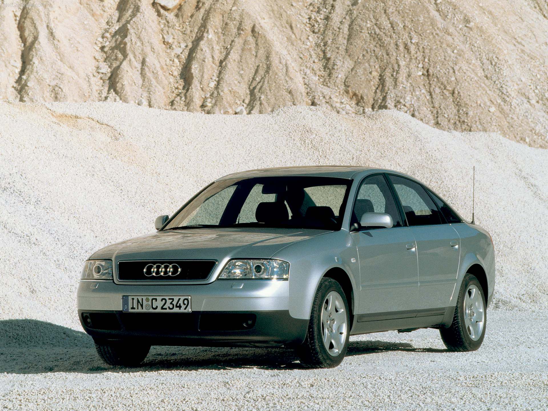 C5-Audi-A6-1999-Front.jpg