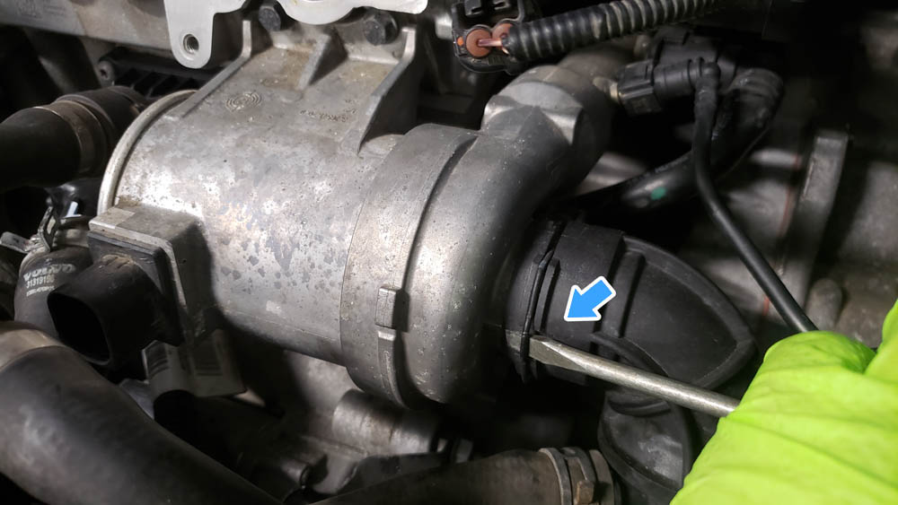 Volvo V60 P3 Water Pump Replacement Coolant Pipe Clip