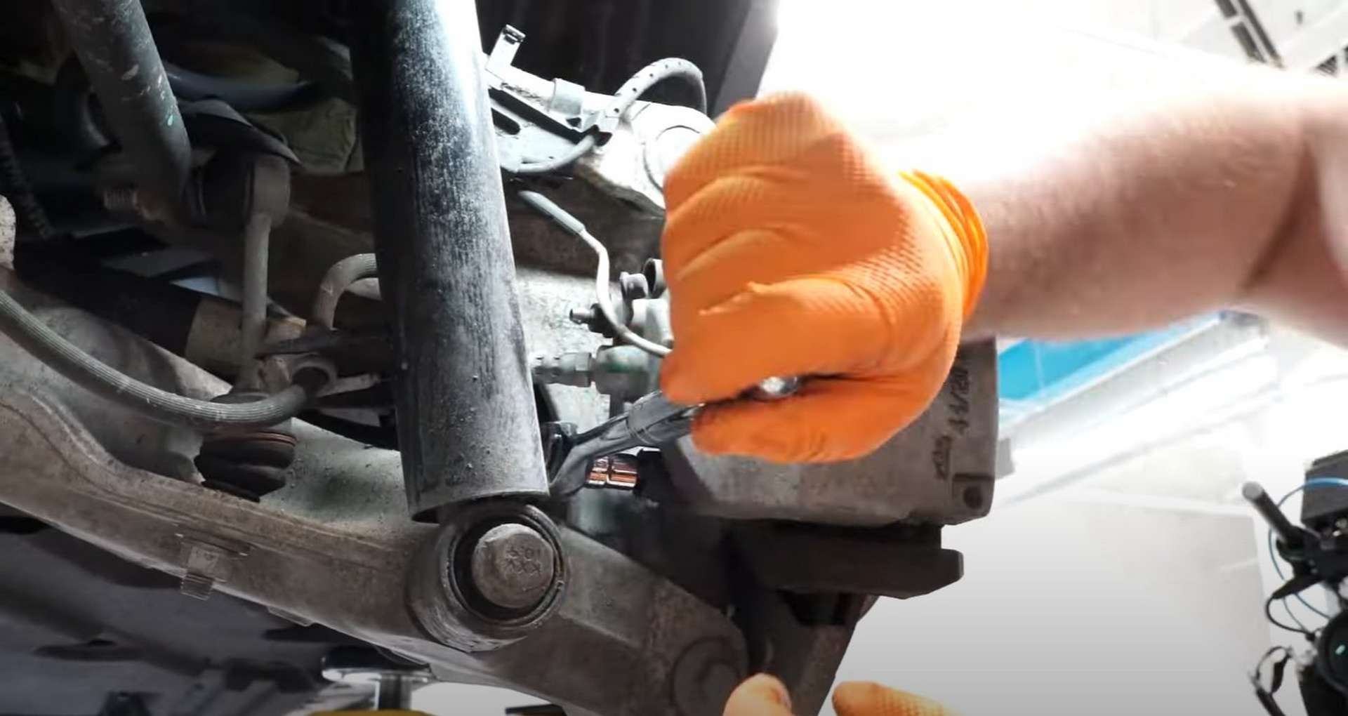 DIY BMW F15 X5 F16 X6 Brake Service removing the rear guide pins