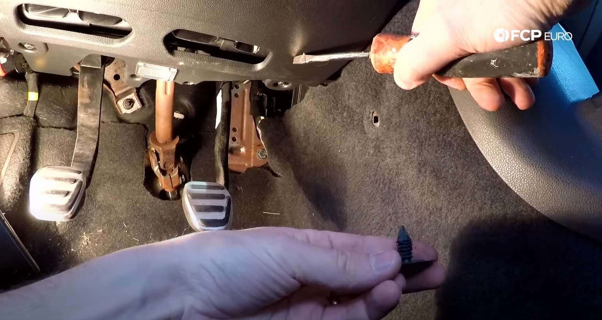 DIY Volvo Cabin Filter throttle carpet clip removal
