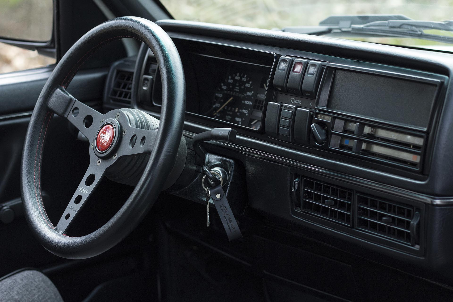 VW Mk2 dashboard Momo Prototipo