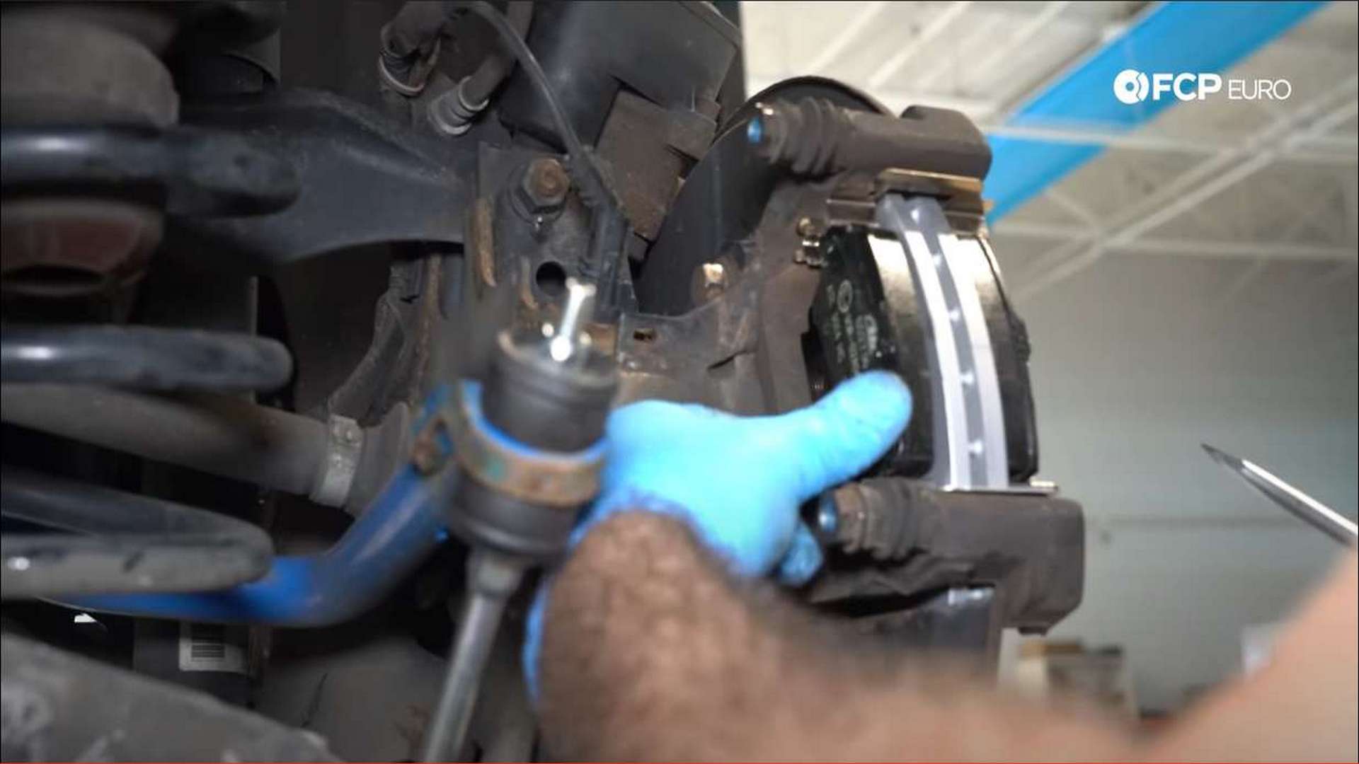 How To Replace The Rear Brakes On A Volvo XC60 (Volvo P3 - S60, S80 ...