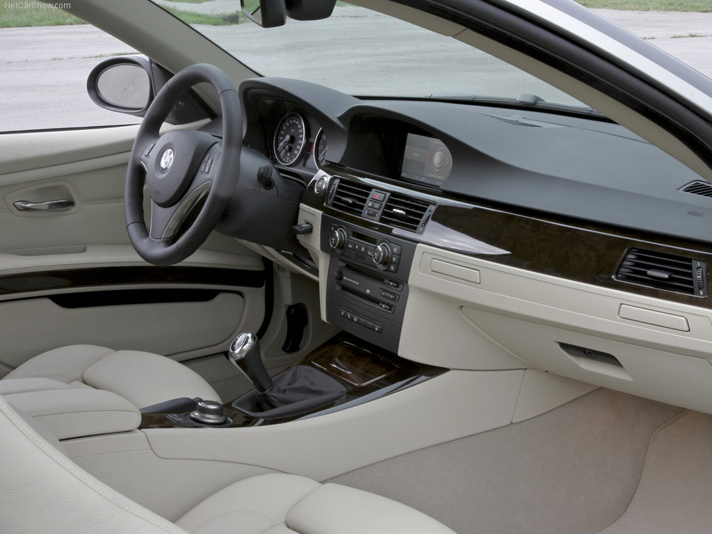 EVERGREEN BMW E90 VS F30 interior shot