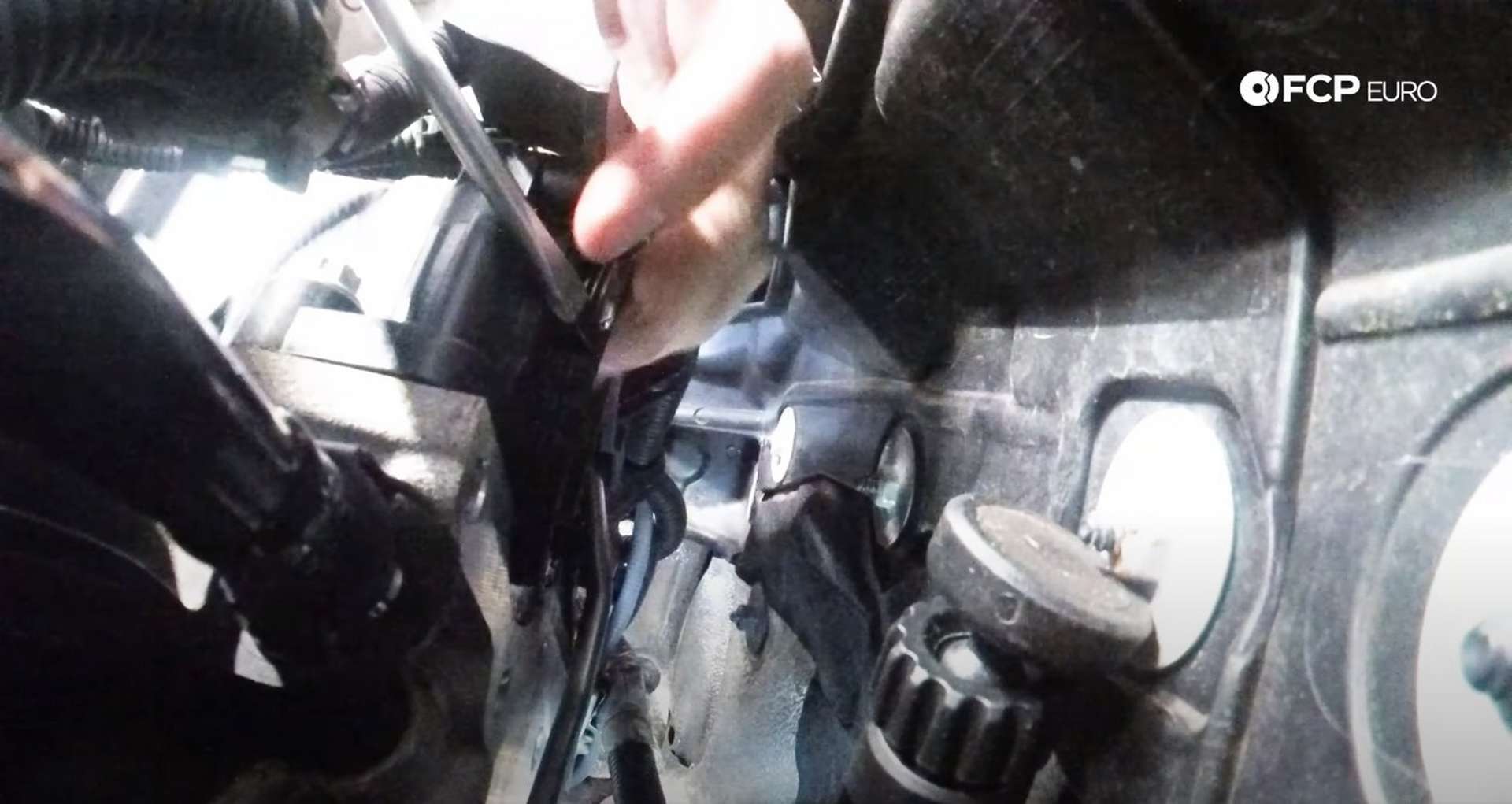 DIY BMW N20 Vacuum Pump removing the pump seal