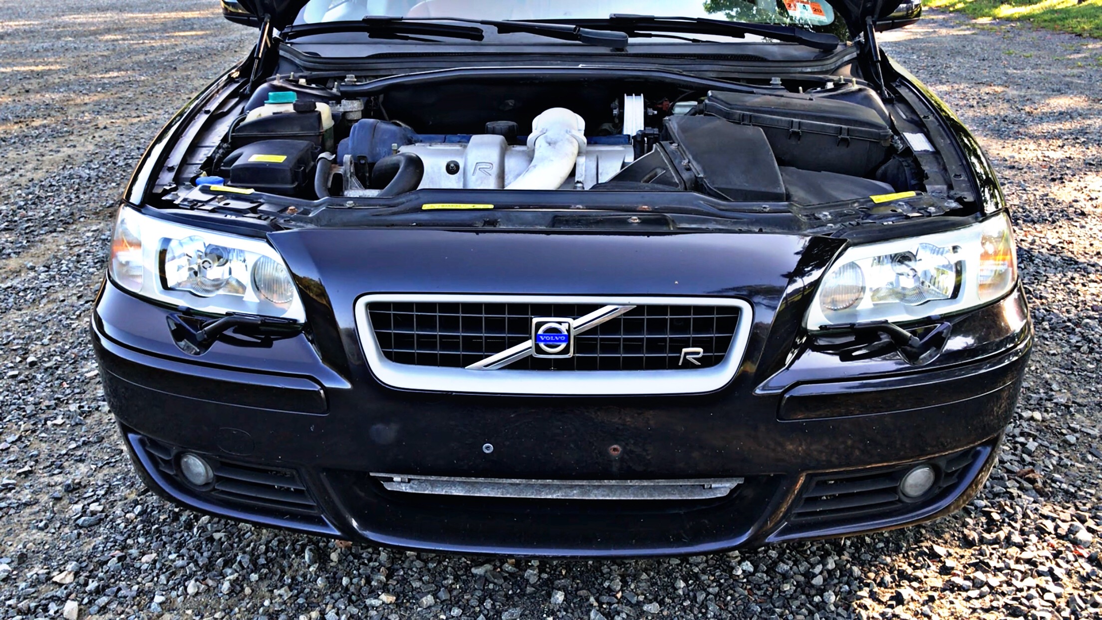 Volvo V70R Front End Engine Bay