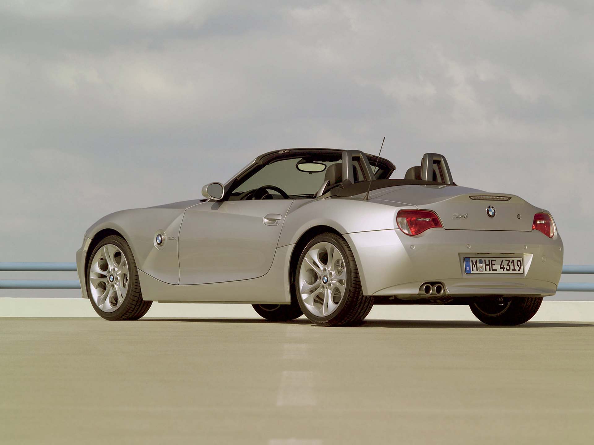 BMW-Z4_Roadster-2006-Rear_Three-Quarter.fe455df1.jpg