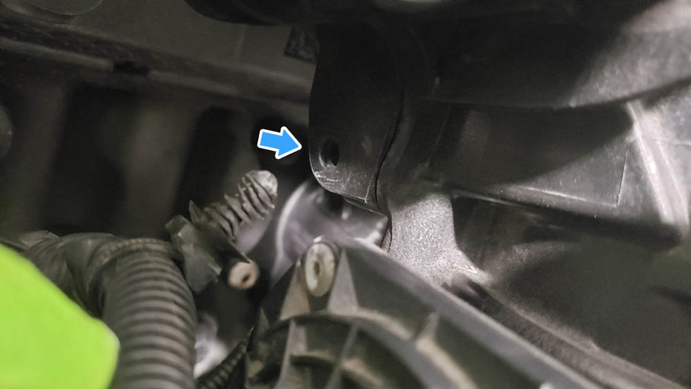Volvo V60 P3 Water Pump Replacement Intake Manifold Bracket