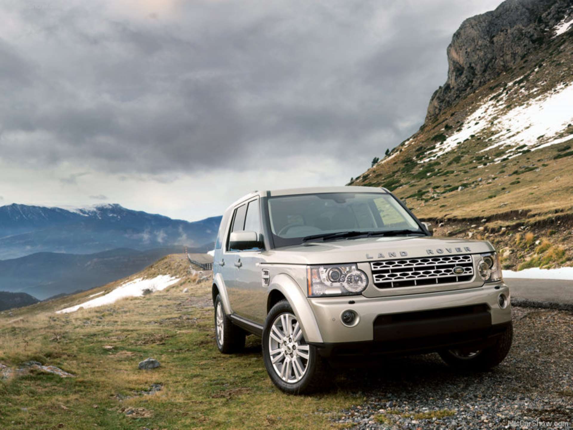 European Tow SUVs Land Rover Discovery LR4