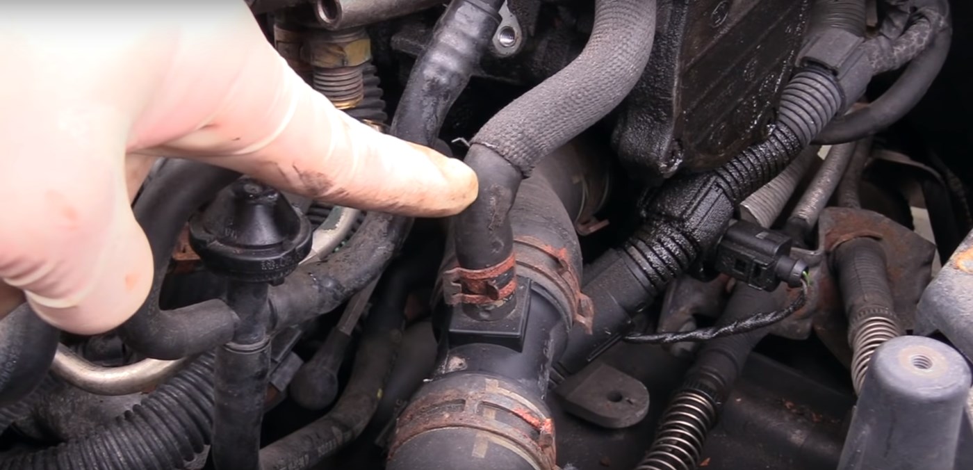 Brake-Vacuum-Pump-Coolant-Hose