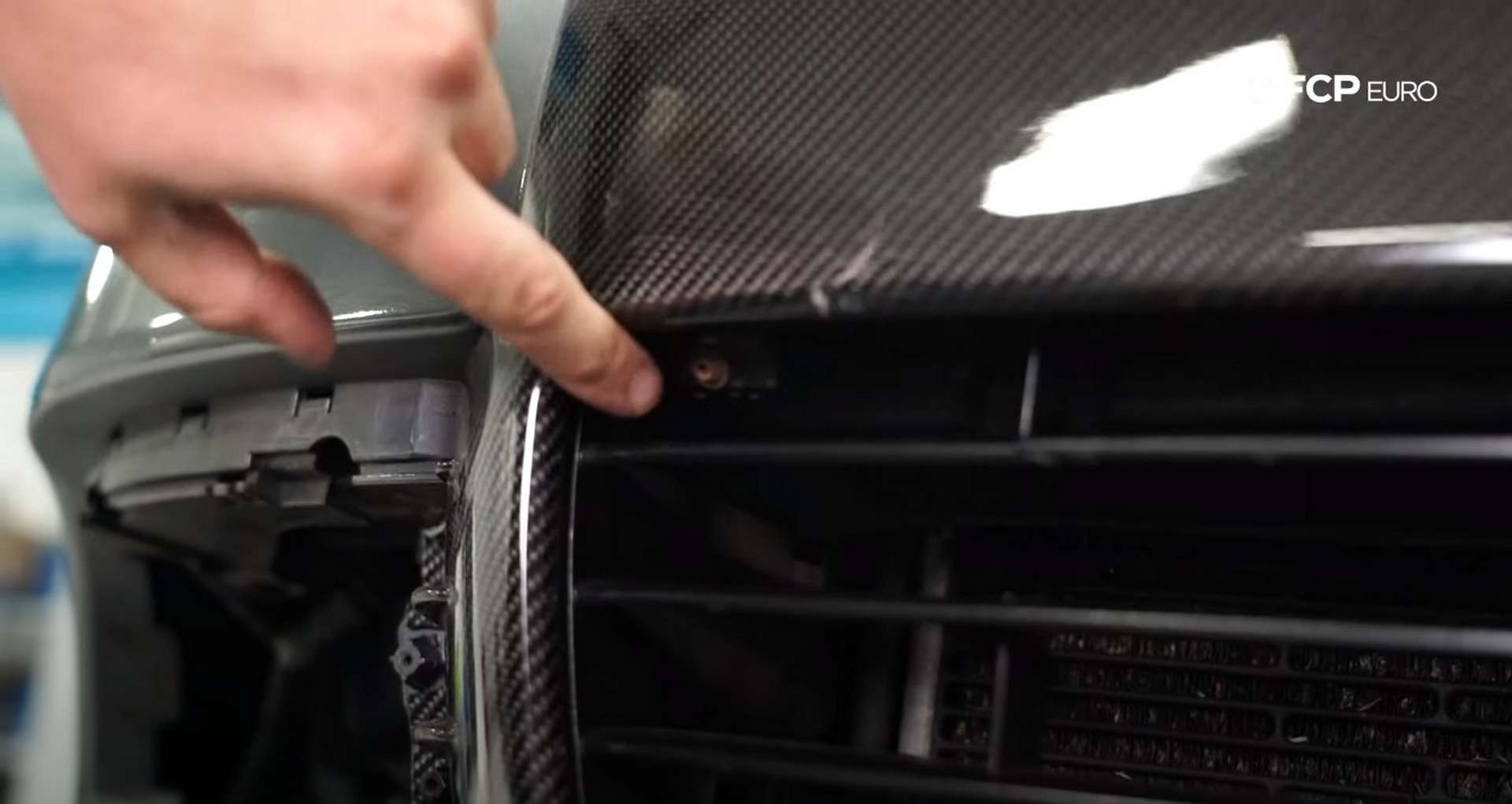 08-DIY-VW-VR6-Valve-Cover-Gasket-Entering-Service-Position