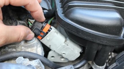 Fuel Pressure Sensor Replacement (C30, S40, V50, C70)