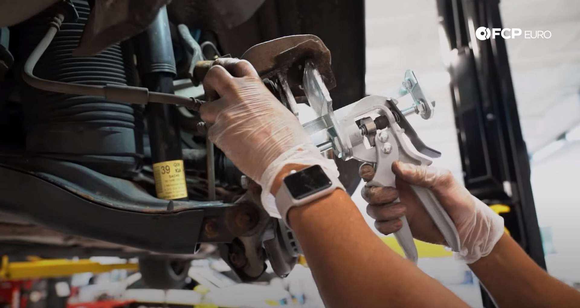 DIY Mercedes W211/212 Rear Brake Job resetting the piston into the caliper